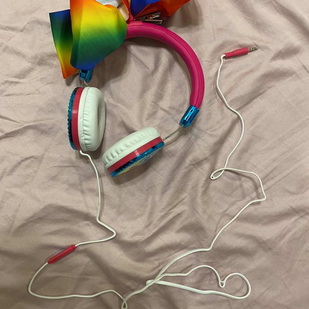 Jojo Siwa headphones